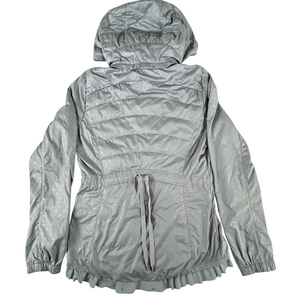 Lululemon Spring Fling Silver Polka Dot Lightweight Down Puffer Jacket‎ Ruffle S